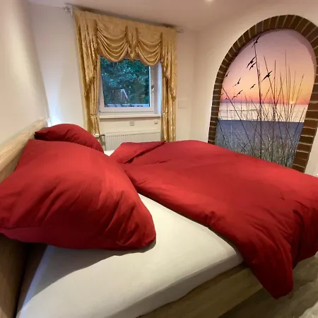 Ferienwohnung Gulfhaus, Mit Sauna Und Grossem Garten Apen Exterior foto