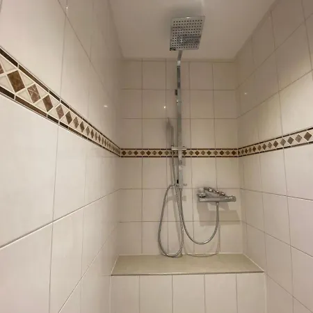 Ferienwohnung Gulfhaus, Mit Sauna Und Grossem Garten Apen Exterior foto