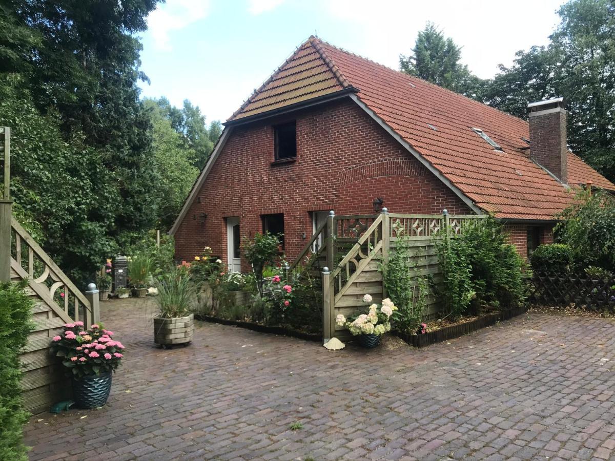 Gulfhaus, Mit Sauna Und Grossem Garten Apartment Apen